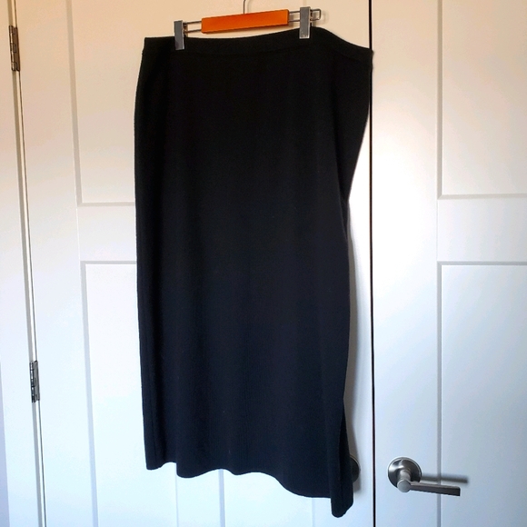 Italian Merino Wool Blend Black Pencil Skirt